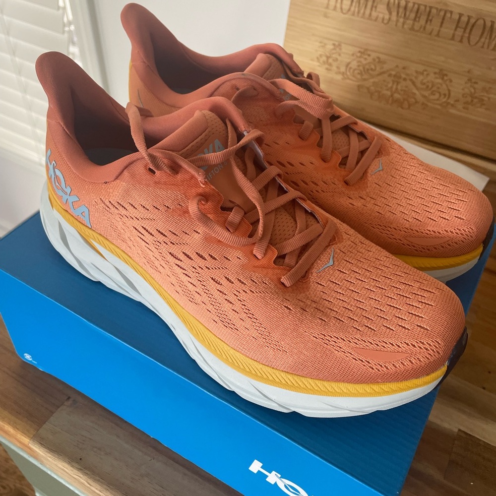 Size 10 wide HOKA Clifton - only worn once